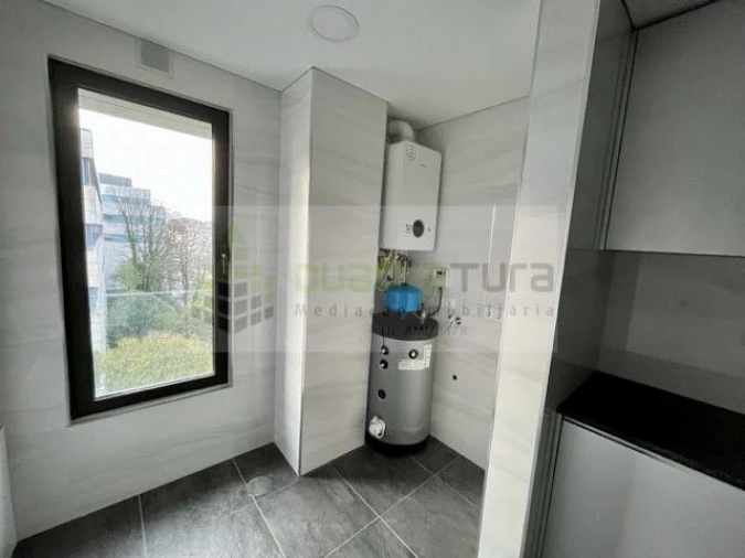 Apartamento T4 para Venda em Cedofeita, Santo Ildefonso, Sé, Miragaia, São Nicolau e Vitória Foto 8