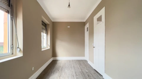 Apartamento T1 para Arrendamento em Gondomar (São Cosme), Valbom e Jovim