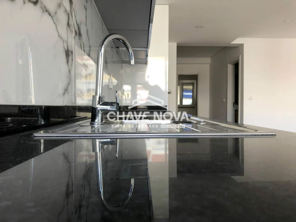 Apartamento T2 para Venda em Venteira Foto 6