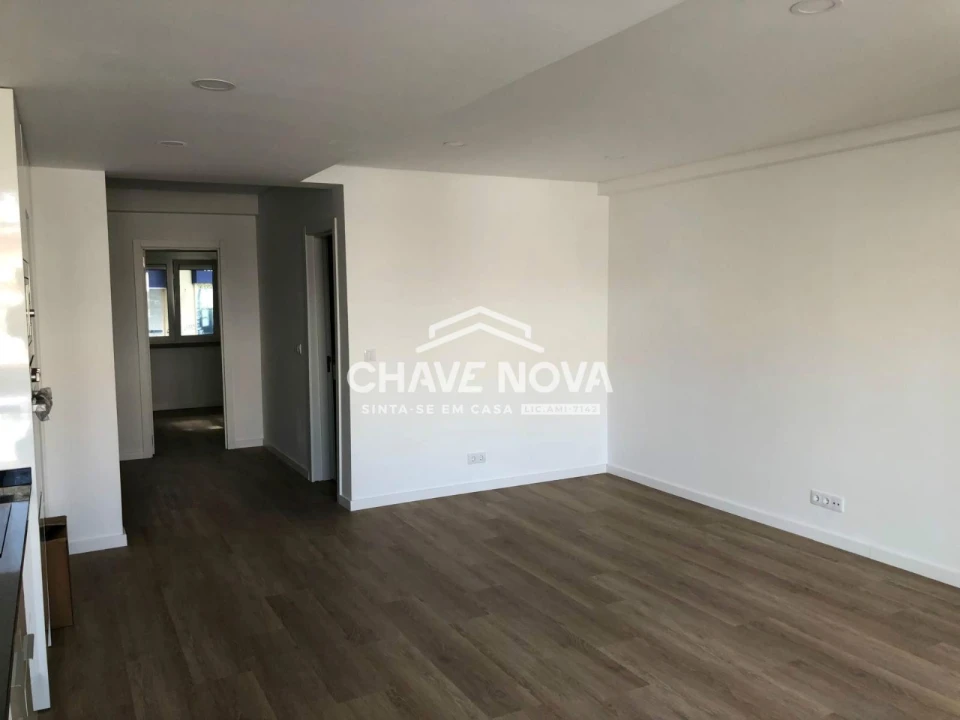 Apartamento T2 para Venda em Venteira Foto 7