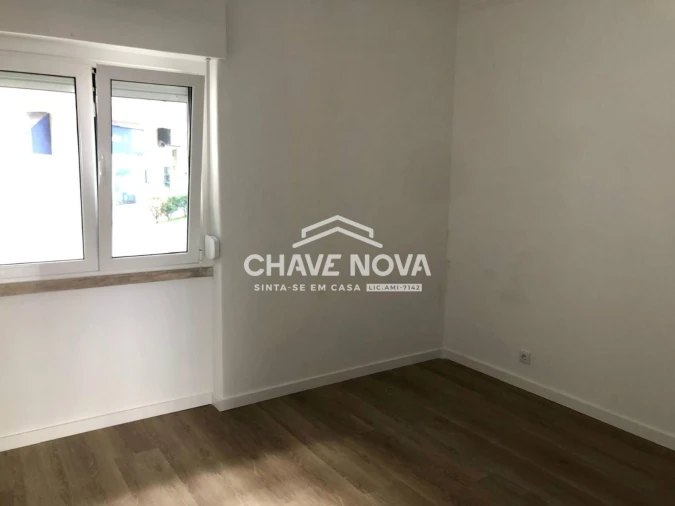 Apartamento T2 para Venda em Venteira Foto 9