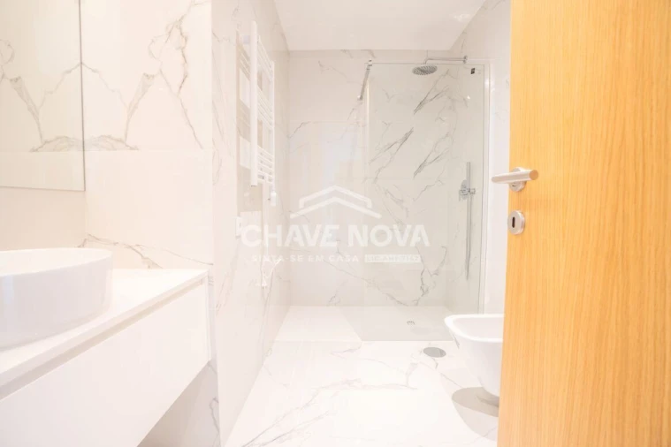 Apartamento T2 para Venda em Canidelo Foto 9