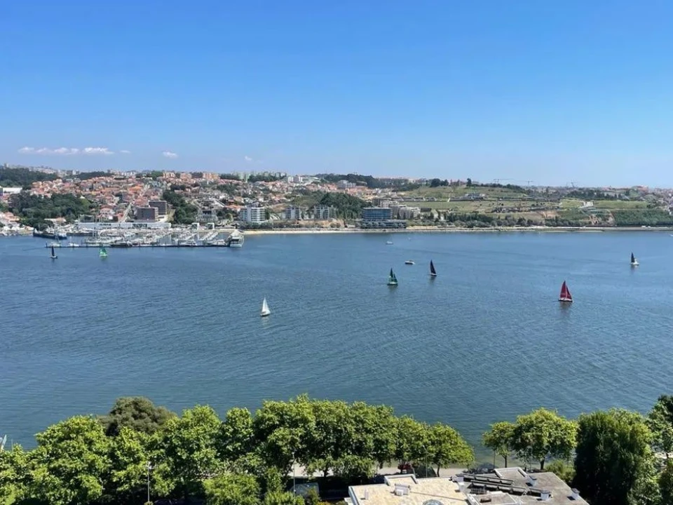 Apartamento T4 para Venda em Lordelo do Ouro e Massarelos Foto 8
