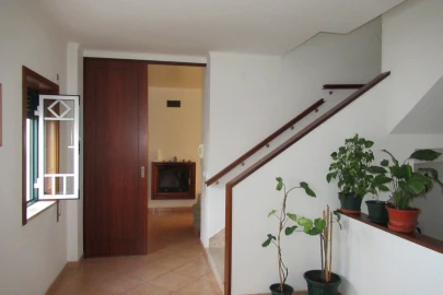 Moradia T5 para Venda em São João Baptista