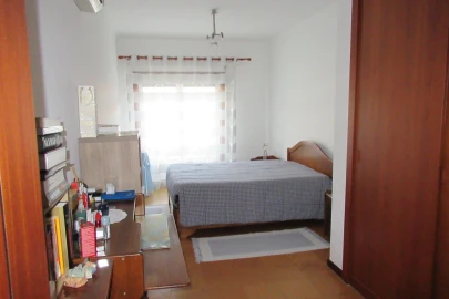 Moradia T5 para Venda em São João Baptista