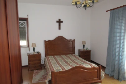 Moradia T5 para Venda em São João Baptista