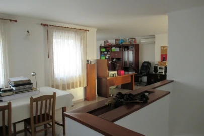 Moradia T5 para Venda em São João Baptista