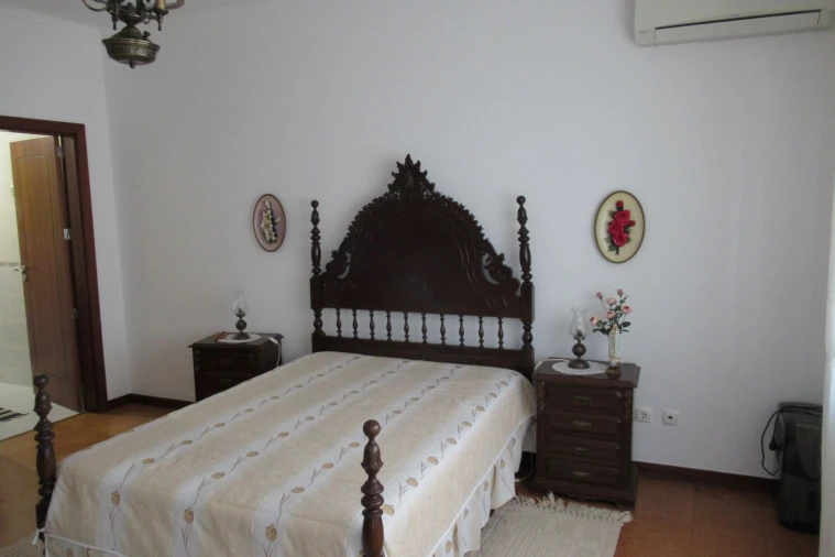 Moradia T5 para Venda em São João Baptista Foto 18