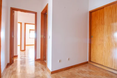 Apartamento T3 para Arrendamento em Vilar de Andorinho