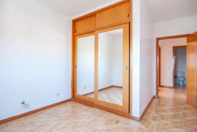 Apartamento T3 para Arrendamento em Vilar de Andorinho