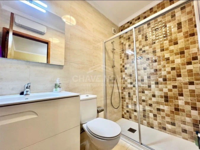 Apartamento T2 para Arrendamento em Lordelo do Ouro e Massarelos Foto 8