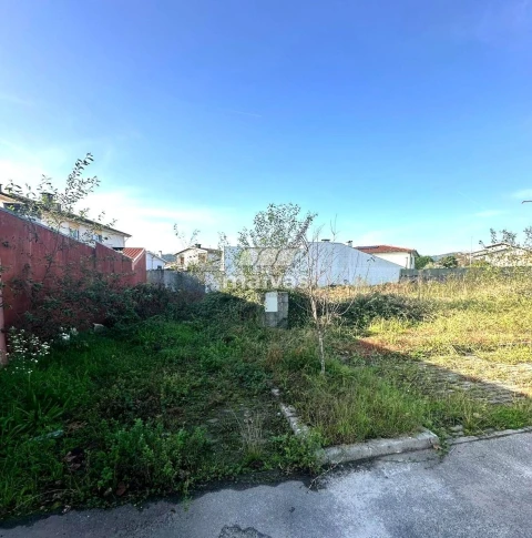 Terreno para Venda em Vila Verde e Barbudo