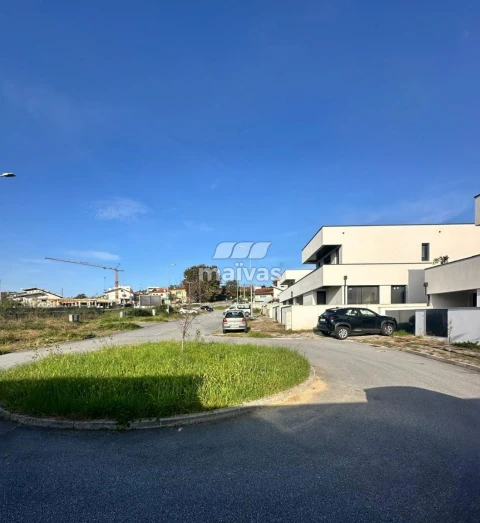 Terreno para Venda em Vila Verde e Barbudo