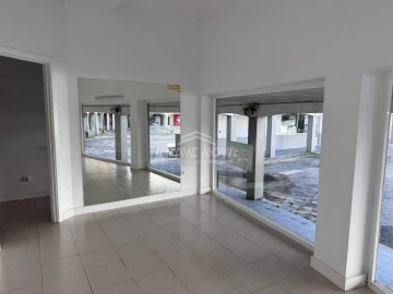 Loja para Venda em Oliveira do Bairro