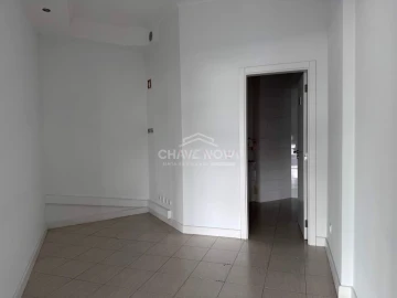 Loja para Venda em Oliveira do Bairro