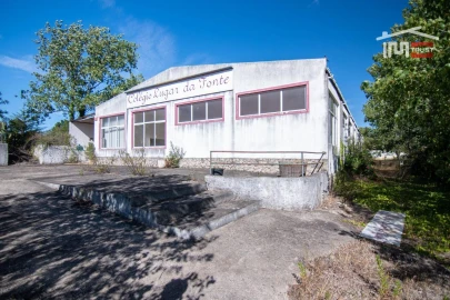 Armazém para Venda em Vila Chã de Ourique