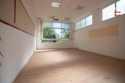 Armazém para Venda em Vila Chã de Ourique