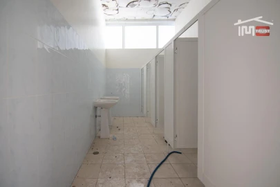 Armazém para Venda em Vila Chã de Ourique