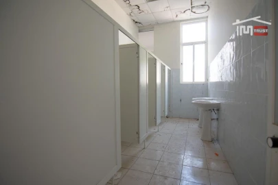 Armazém para Venda em Vila Chã de Ourique