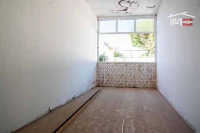 Armazém para Venda em Vila Chã de Ourique