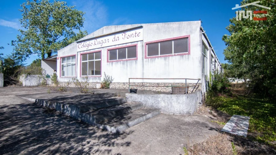 Armazém para Venda em Vila Chã de Ourique