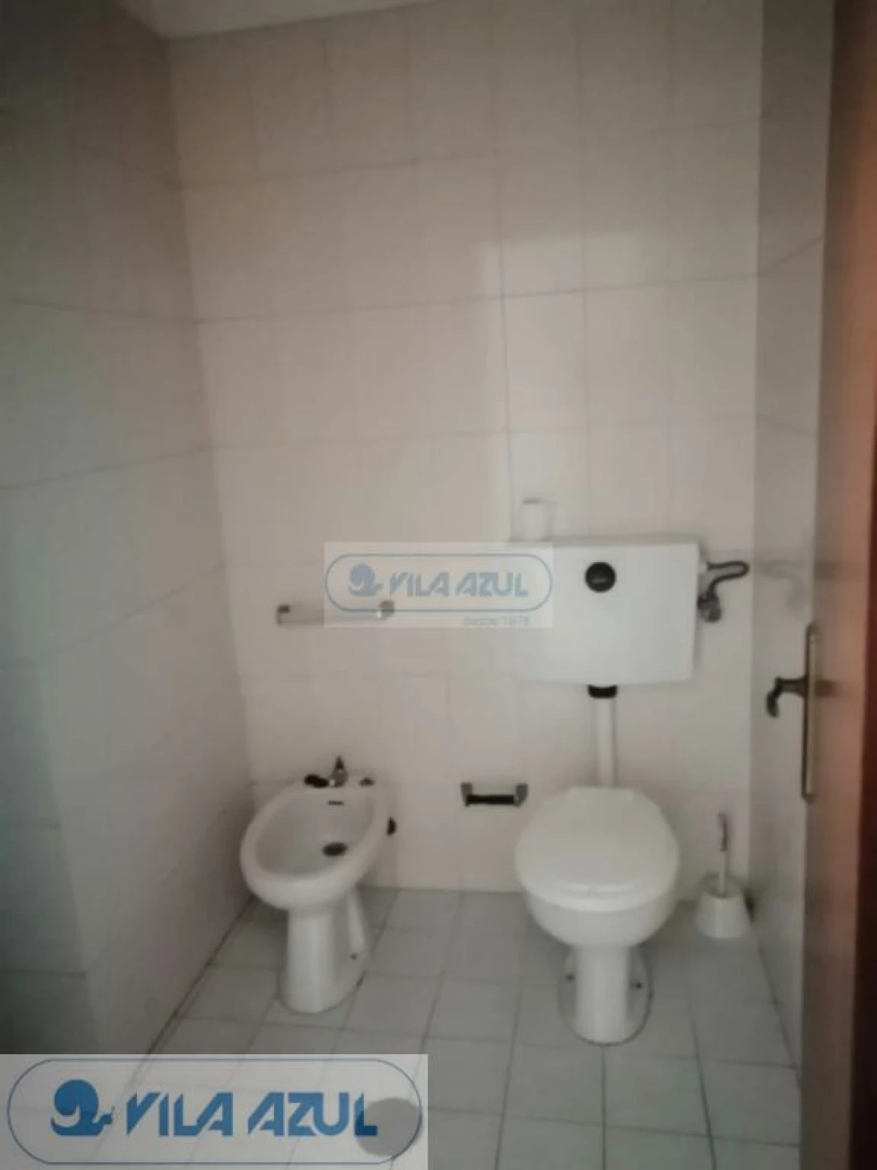 Loja para Arrendamento em Selho (São Jorge) Foto 6