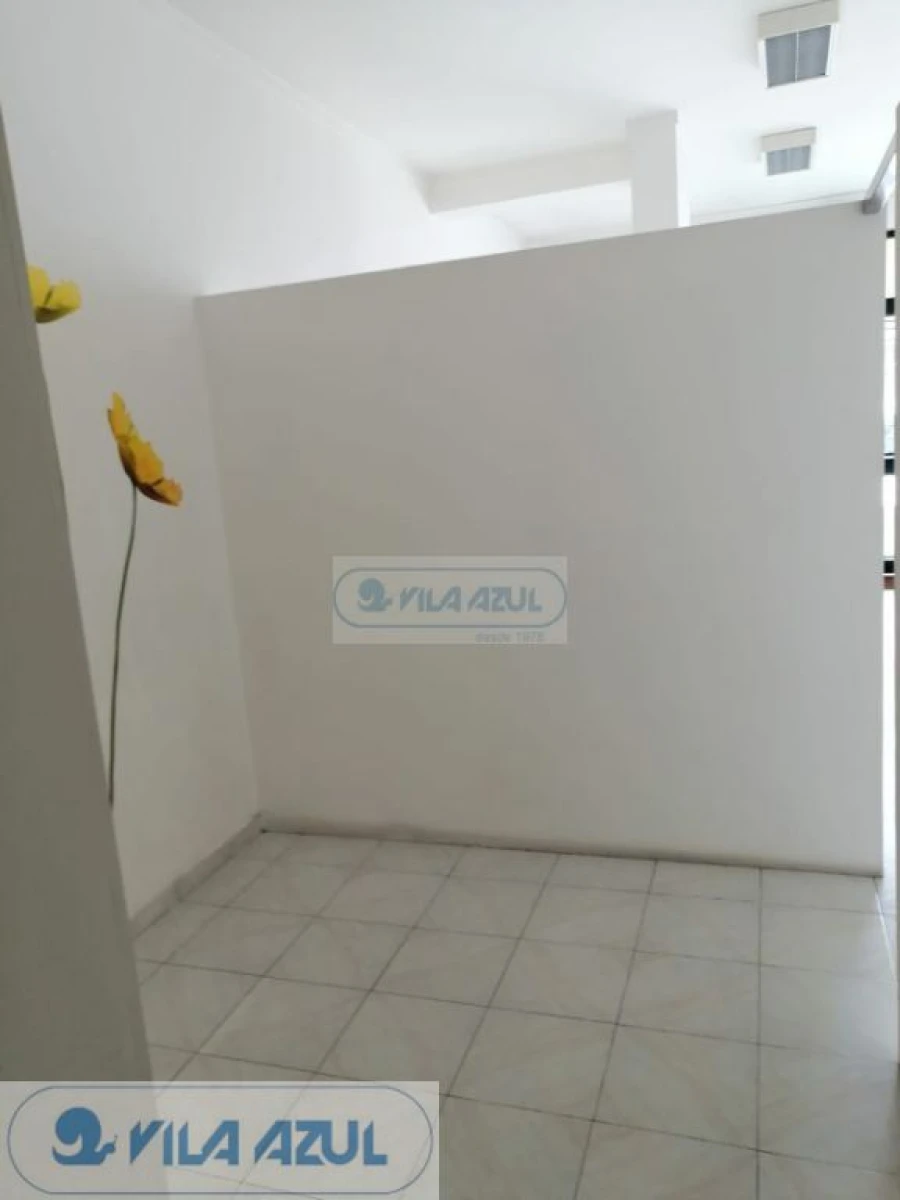 Loja para Arrendamento em Selho (São Jorge) Foto 2