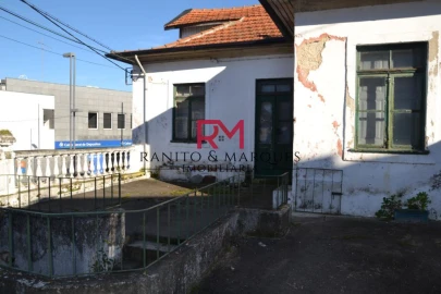 Moradia T6 para Venda em Paredes