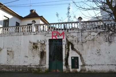 Moradia T6 para Venda em Paredes