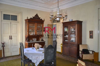 Moradia T6 para Venda em Paredes