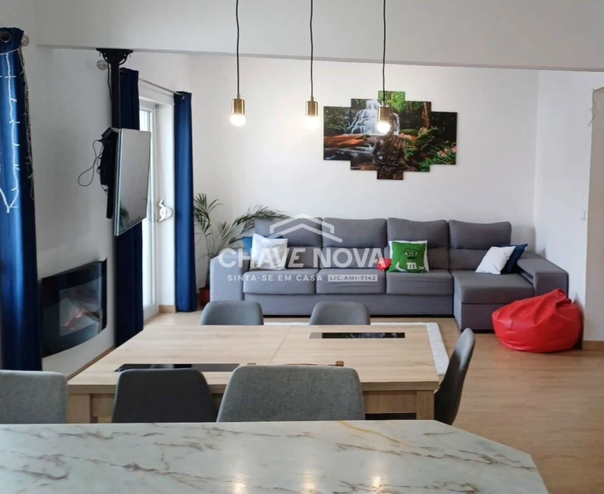 Apartamento T4 para Venda em Laranjeiro e Feijó Foto 4