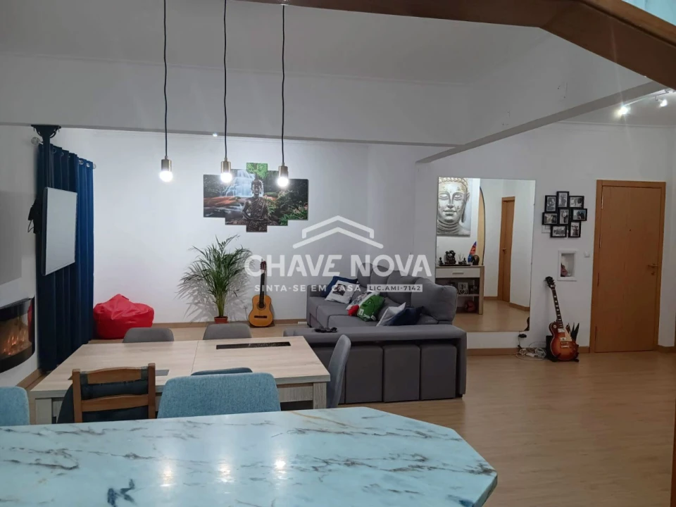 Apartamento T4 para Venda em Laranjeiro e Feijó Foto 5
