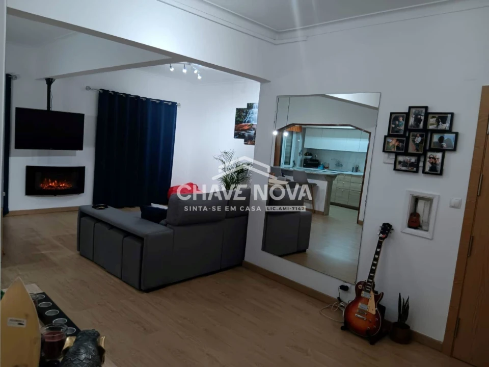 Apartamento T4 para Venda em Laranjeiro e Feijó Foto 7