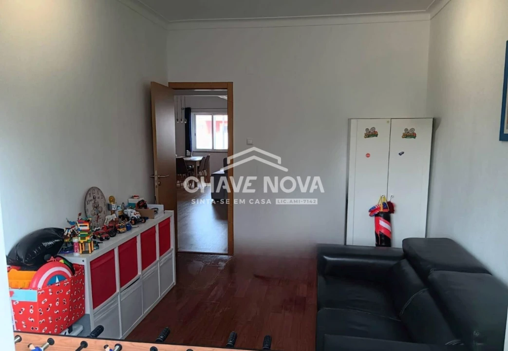 Apartamento T4 para Venda em Laranjeiro e Feijó Foto 12