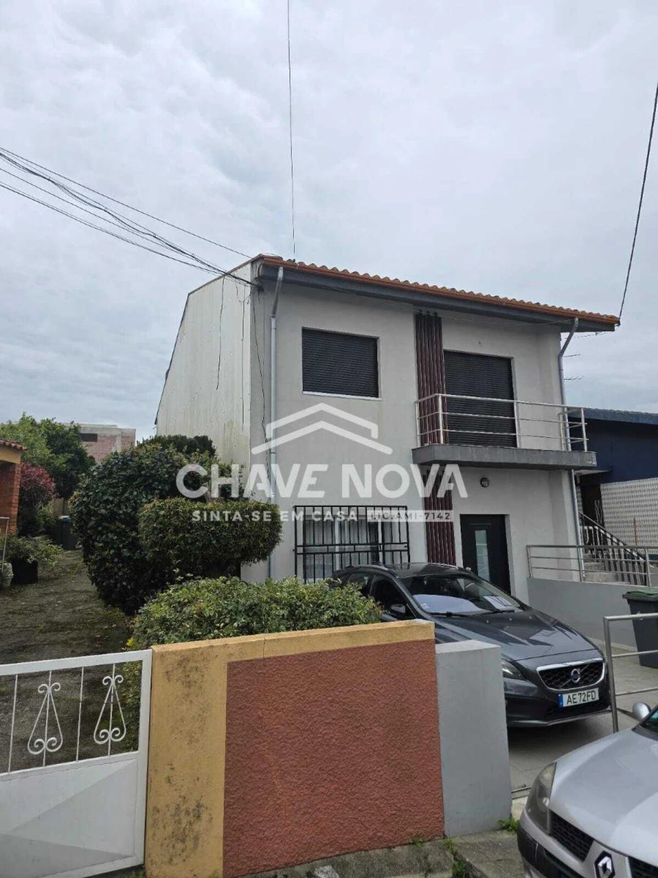 Moradia T4 para Venda em Milheiros Foto 3