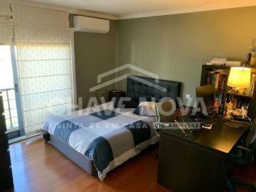 Moradia T5 para Venda em Aldoar, Foz do Douro e Nevogilde