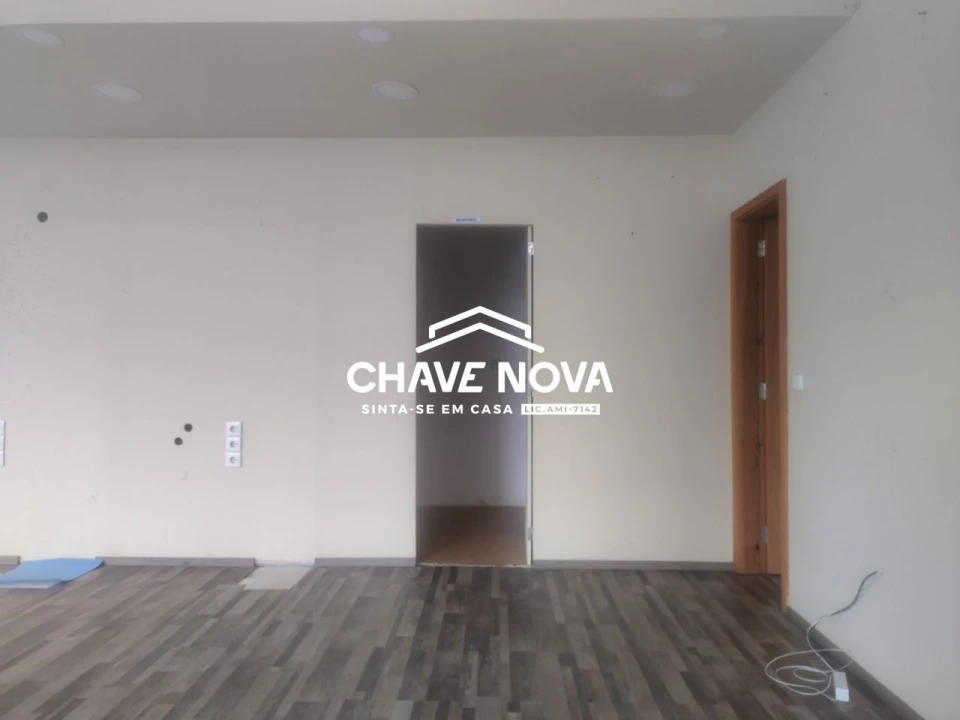 Loja para Venda em Espinho Foto 4