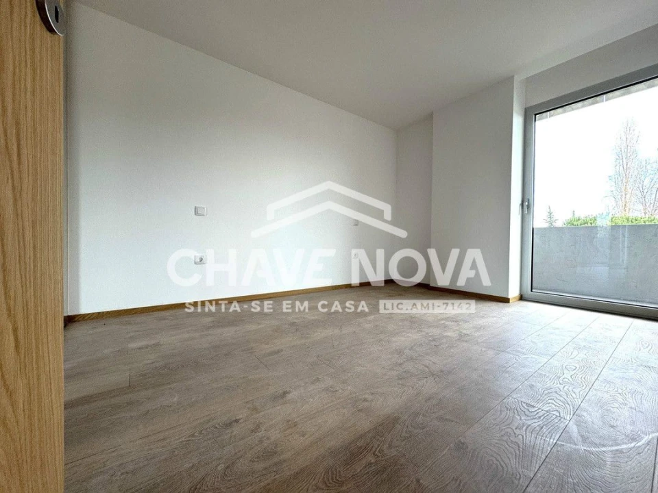 Apartamento T1 para Arrendamento em Ramalde Foto 5