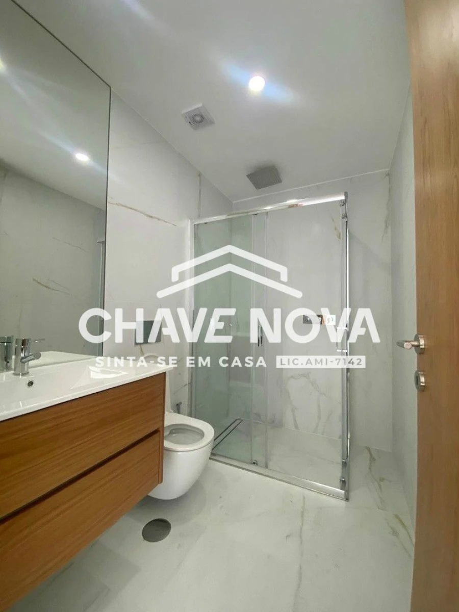 Apartamento T1 para Arrendamento em Ramalde Foto 5