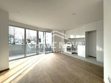 Apartamento T1 para Arrendamento em Lordelo do Ouro e Massarelos