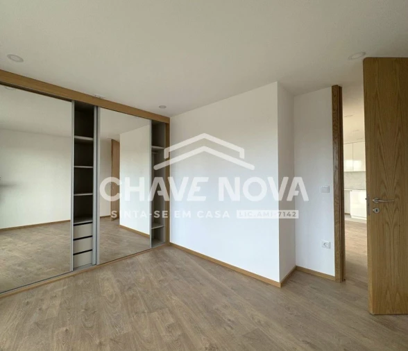 Apartamento T1 para Arrendamento em Lordelo do Ouro e Massarelos Foto 8