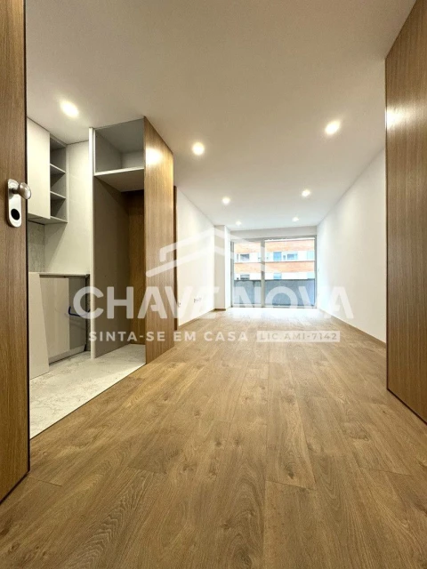 Apartamento T1 para Arrendamento em Lordelo do Ouro e Massarelos