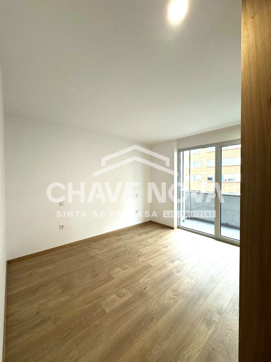 Apartamento T1 para Arrendamento em Lordelo do Ouro e Massarelos Foto 9