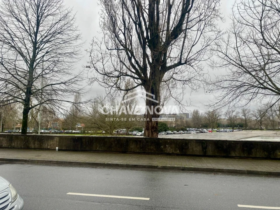 Loja para Arrendamento em Paranhos Foto 23