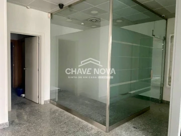 Loja para Arrendamento em Paranhos