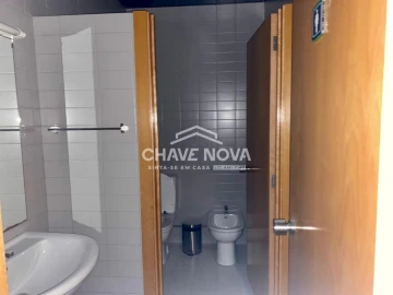 Loja para Arrendamento em Paranhos