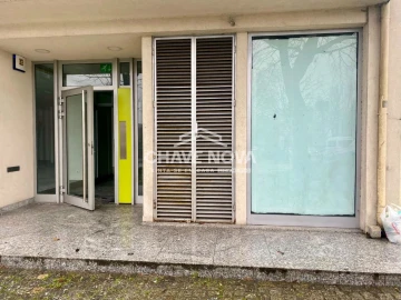 Loja para Arrendamento em Paranhos