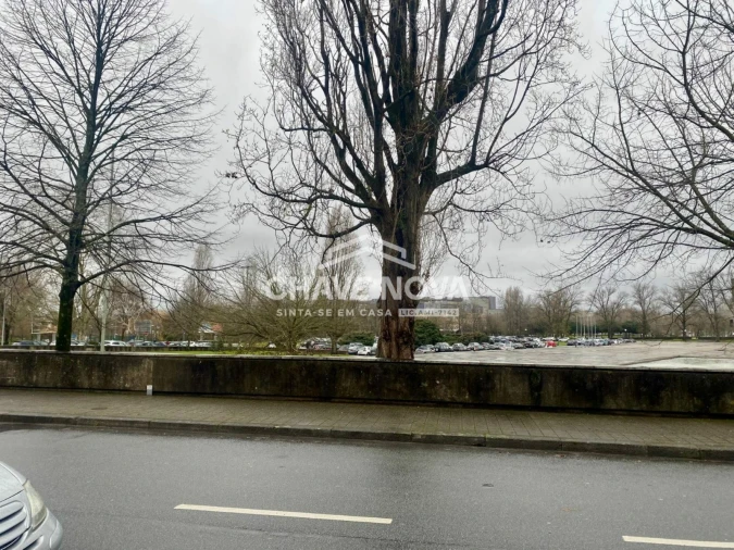 Loja para Arrendamento em Paranhos Foto 23