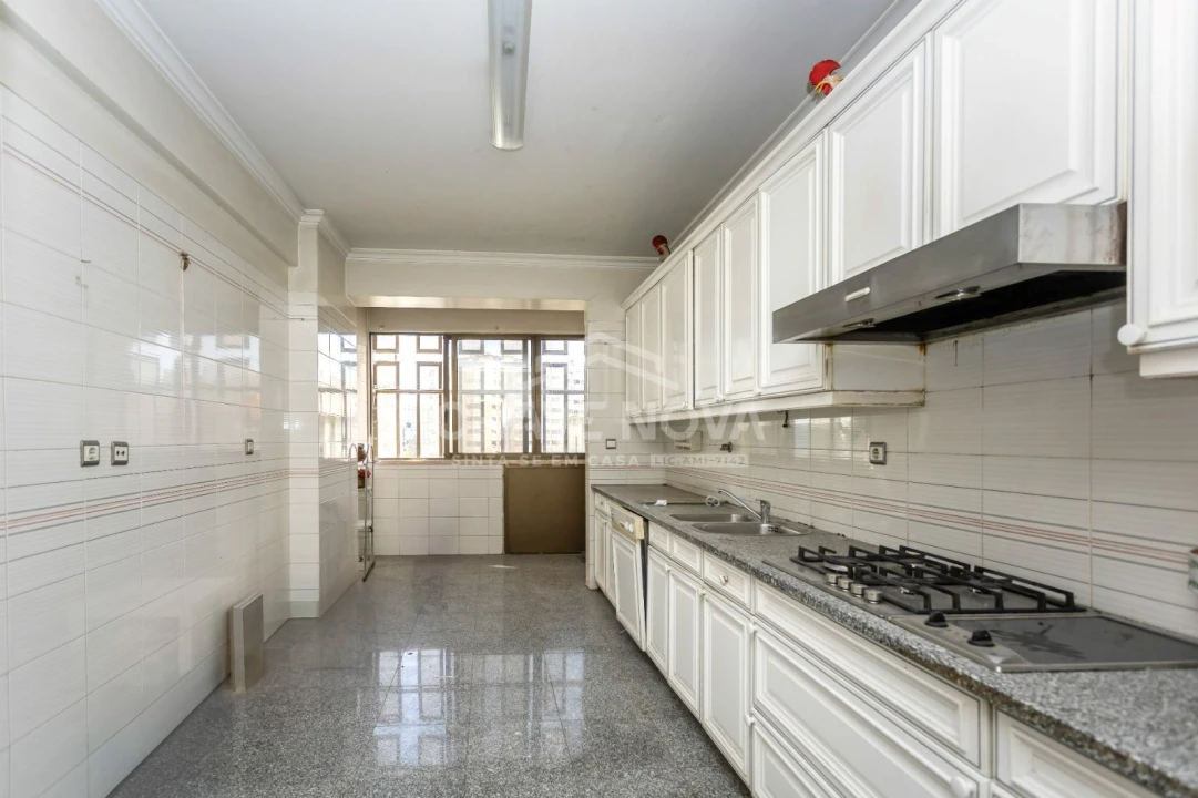 Apartamento T4 para Venda em Areeiro Foto 6