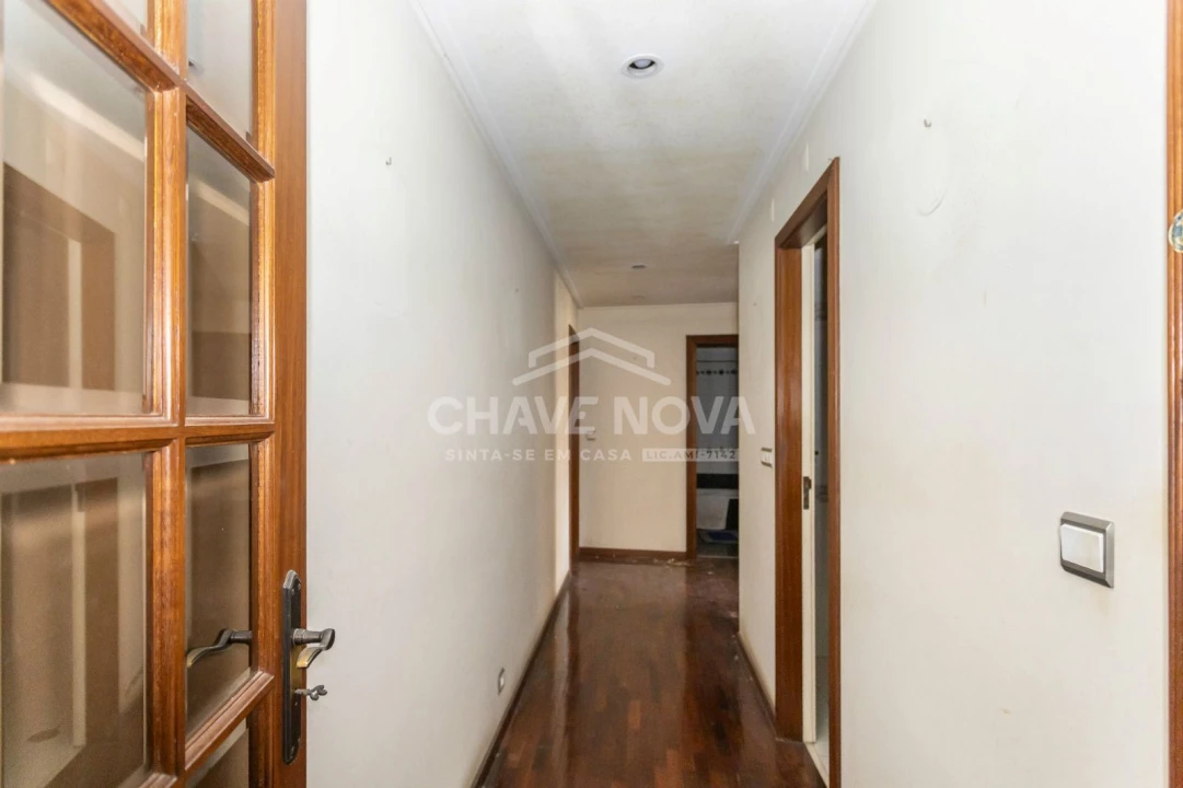 Apartamento T4 para Venda em Areeiro Foto 9